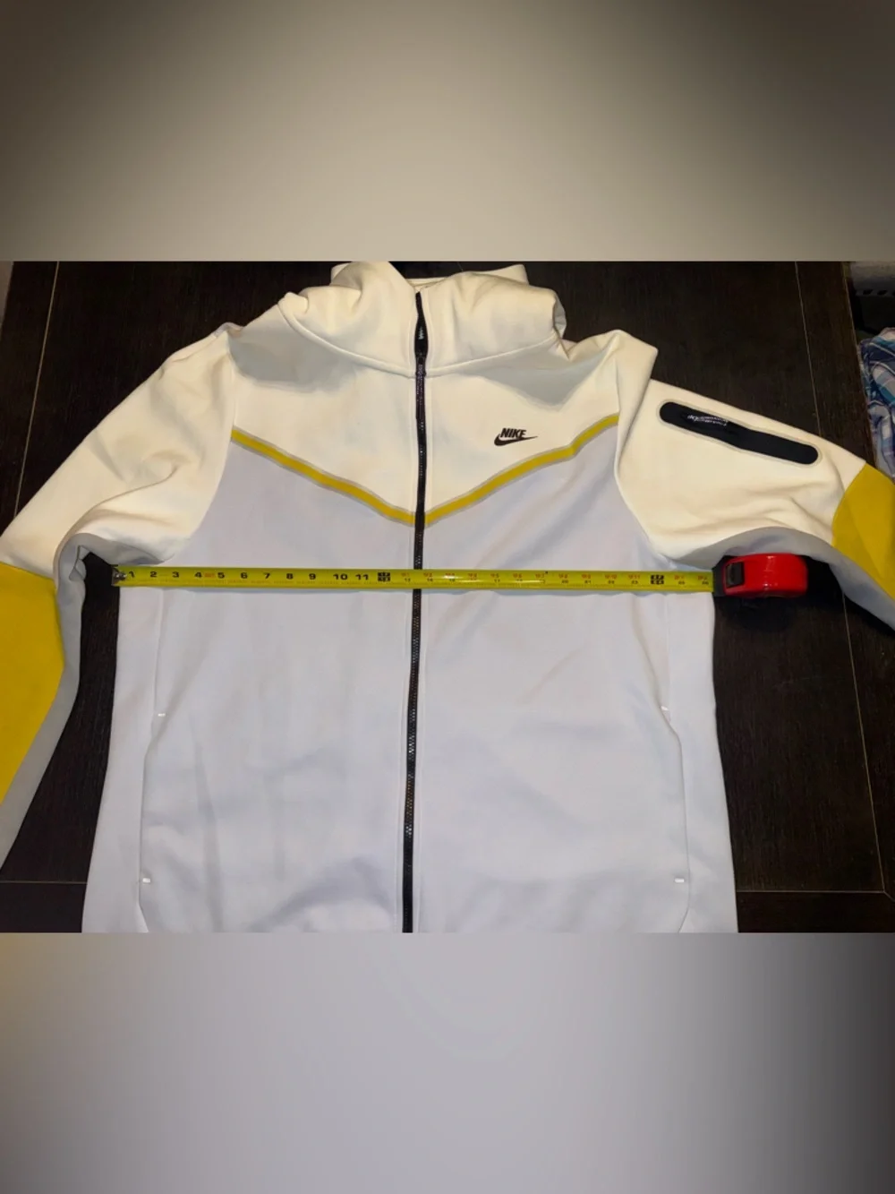 Nike White Hooded Windbreaker with Yellow Sleeve and Chest Accents